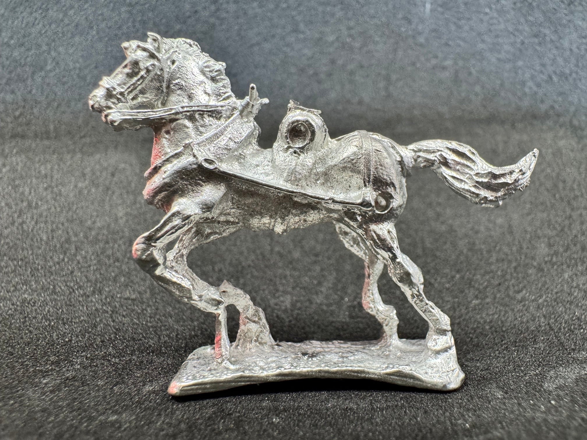 BIC-EE001A - British limber horse (ridden)
