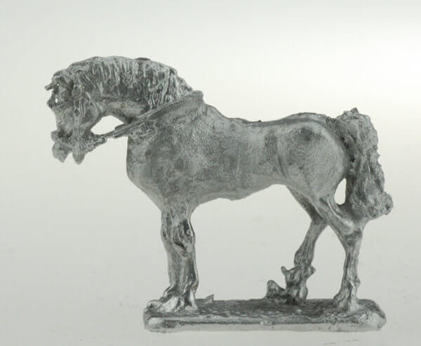 BIC-H013 - Medium horse standing