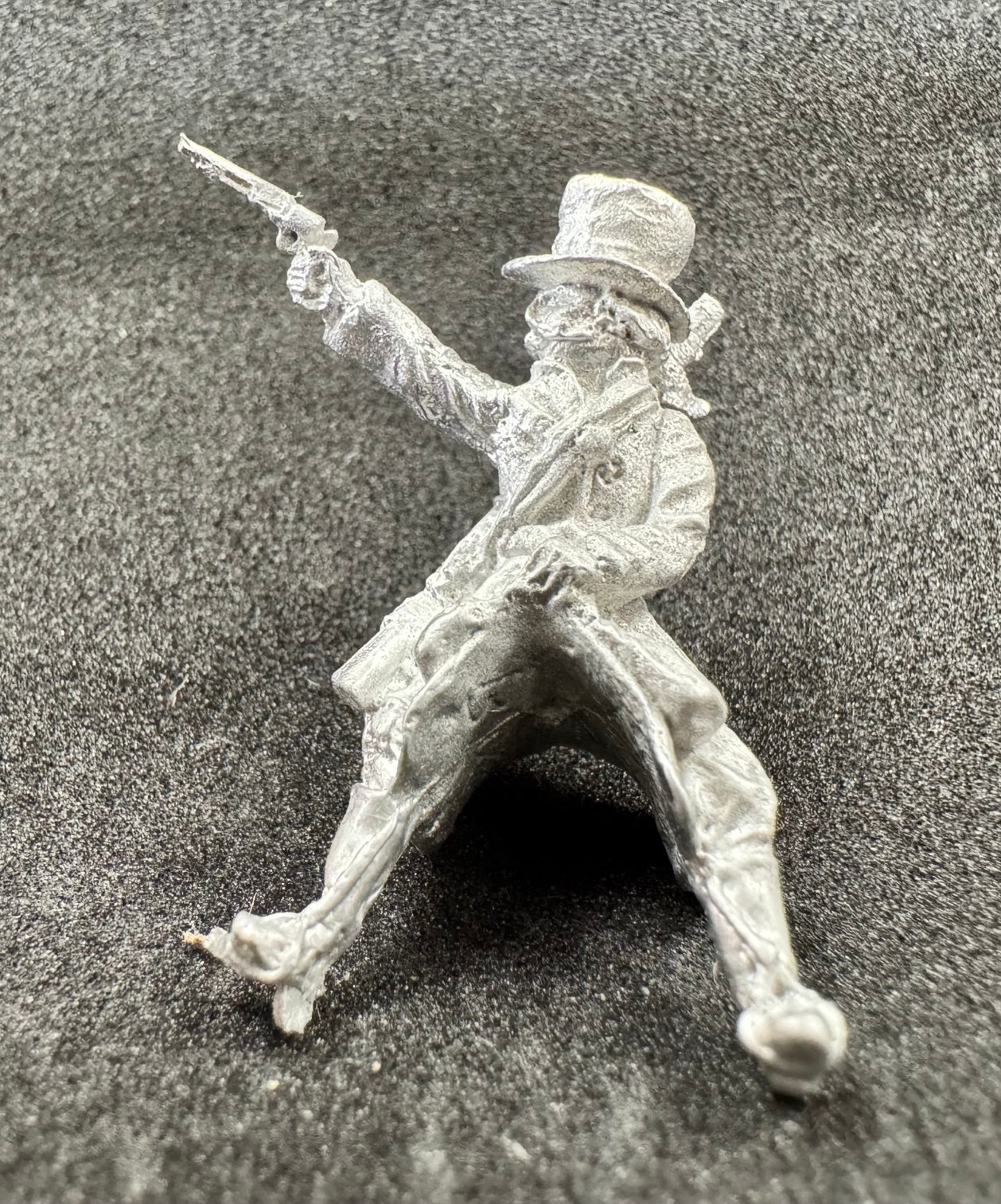 BIC-ACC017 - Irregular Rebel cavalry firing pistol, top hat (prev ACC67)
