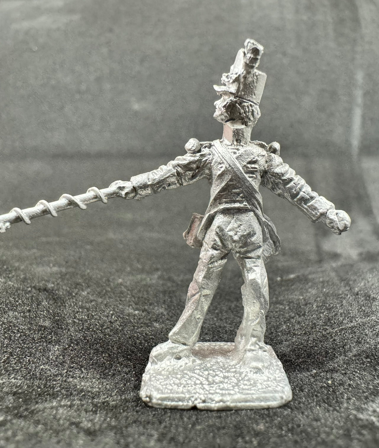 BIC-BN032 - Foot Artillery with portfire, Belgic shako