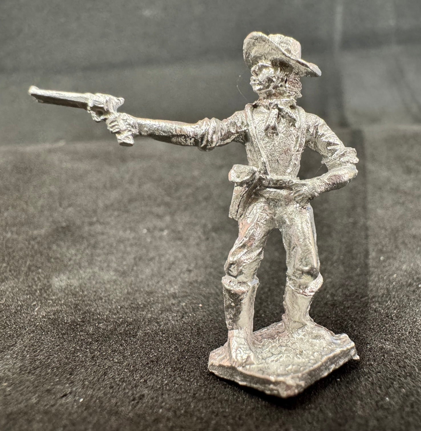 CON-PW001 - Trooper firing pistol