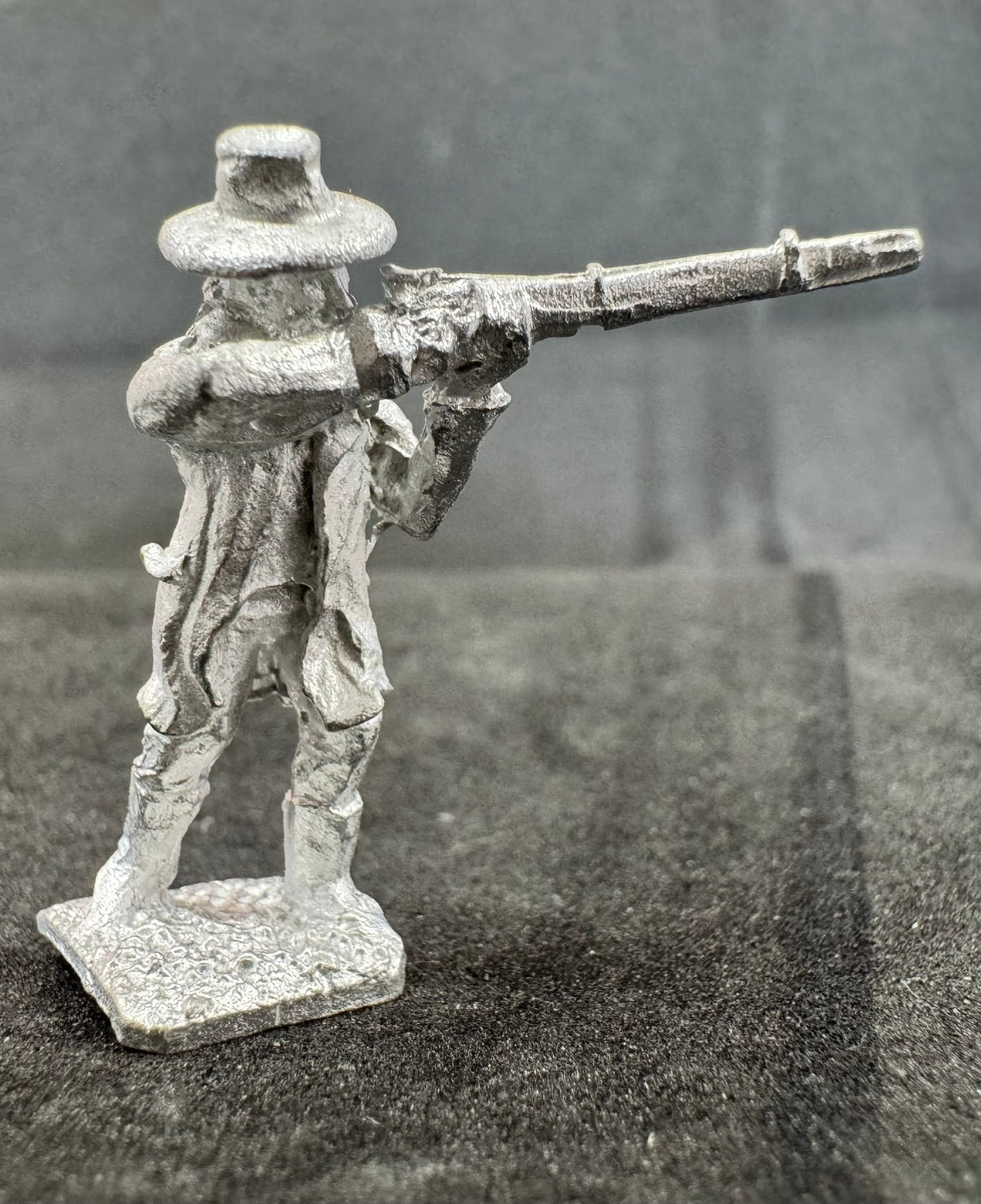 CON-PW012 - Settler firing rifle