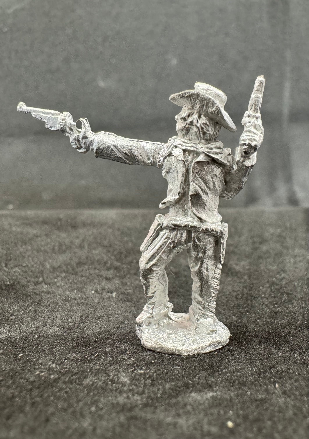 CON-PW016 - Gunfighter with pistols