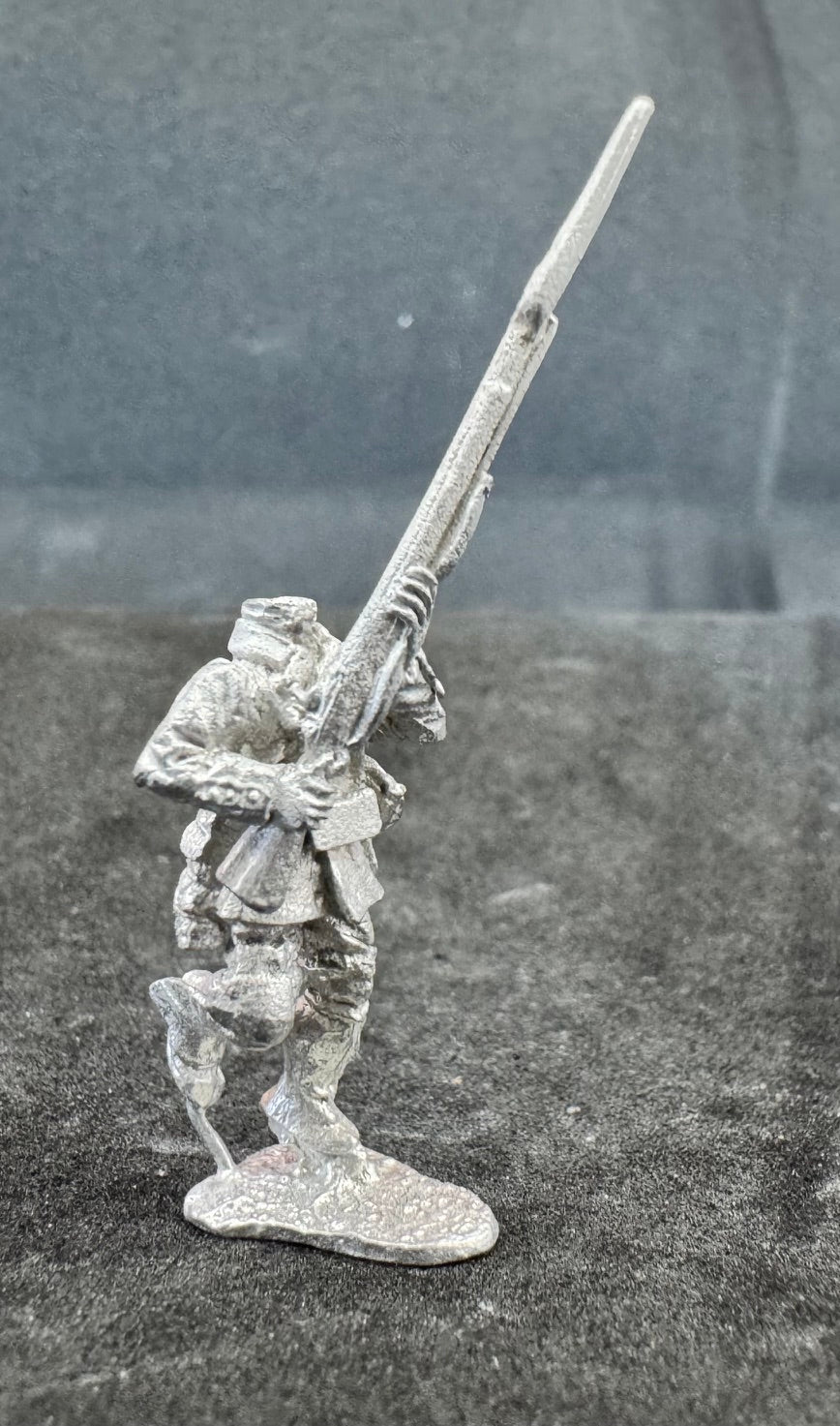 FLM-FIB032 - Ranger running, musket high porte